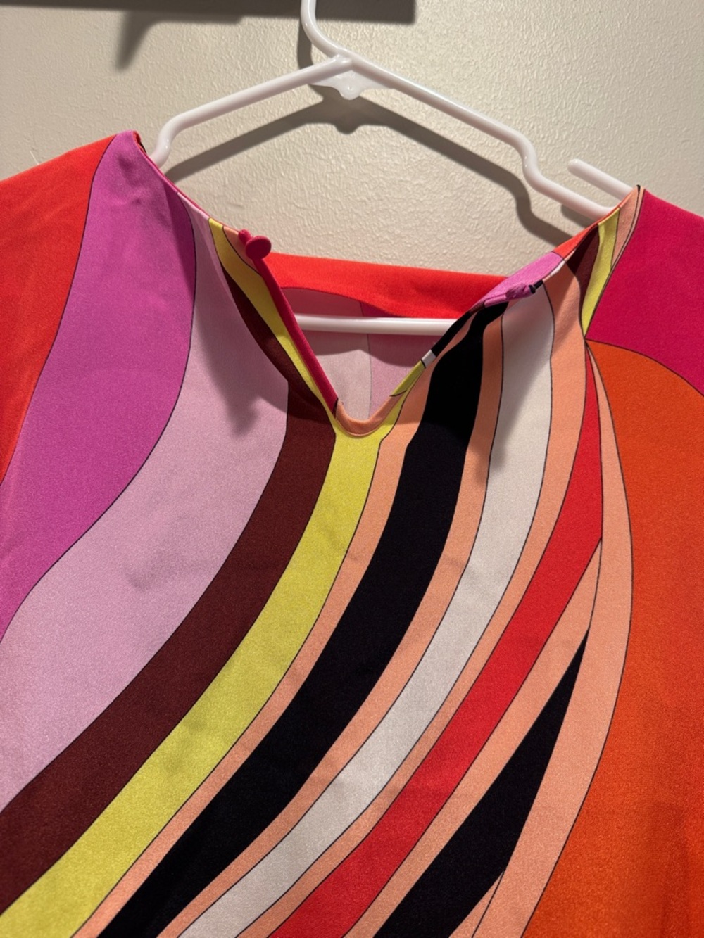 Emilio Pucci Pink and Orange Silk poncho - Picture 16 of 16
